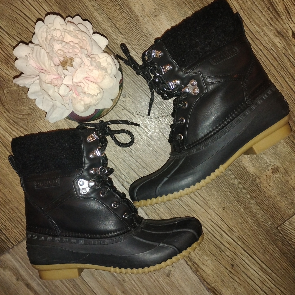 Tommy Hilfiger Rainah Water Resist  Shearling Trimmed Duck Boots Black 7m